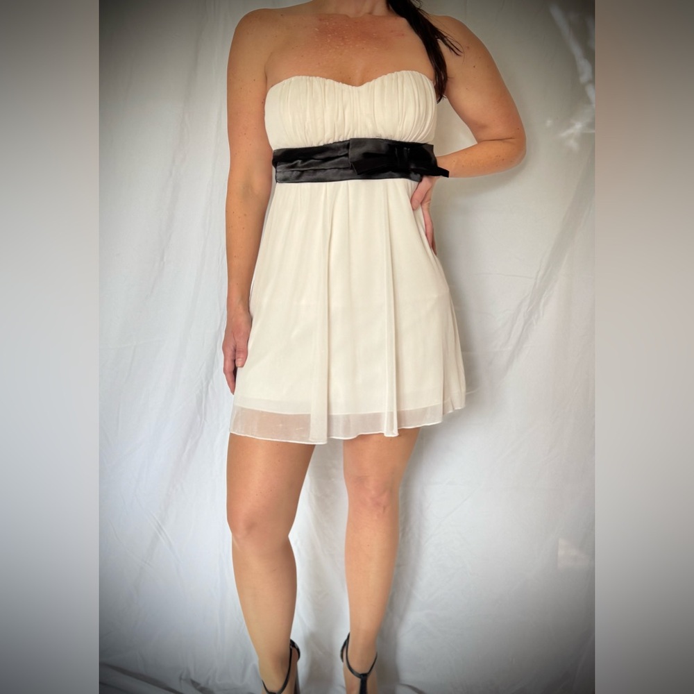 Forever 21 White Strapless Mini Dress Black Belt